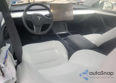 2025 Tesla Model Y z USA, uszkodzony, nr VIN 7SAYGDEE7SF258369